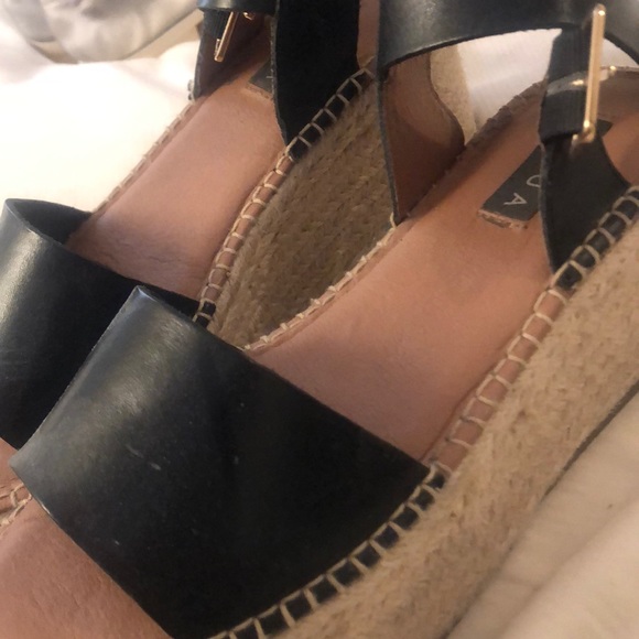 Black flat forms - Picture 3 of 3